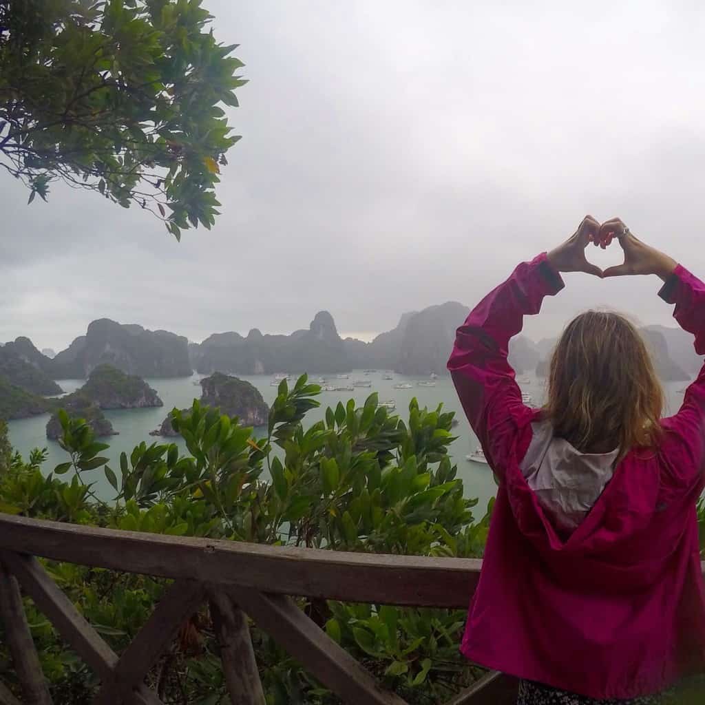 Must Visit Places in Vietnam, halong bay
