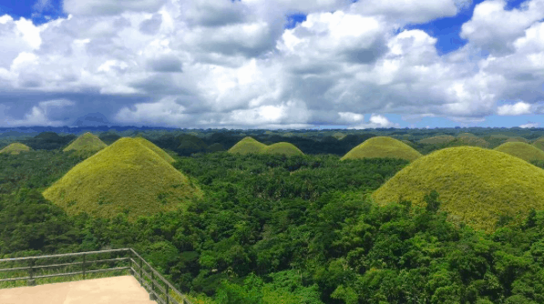 Screen Shot 2017-10-06 at 21.14.52 - Islands to Visit in the Philippines, chocolate Hills