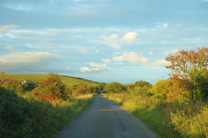 ireland country lanes - ireland road trip tips