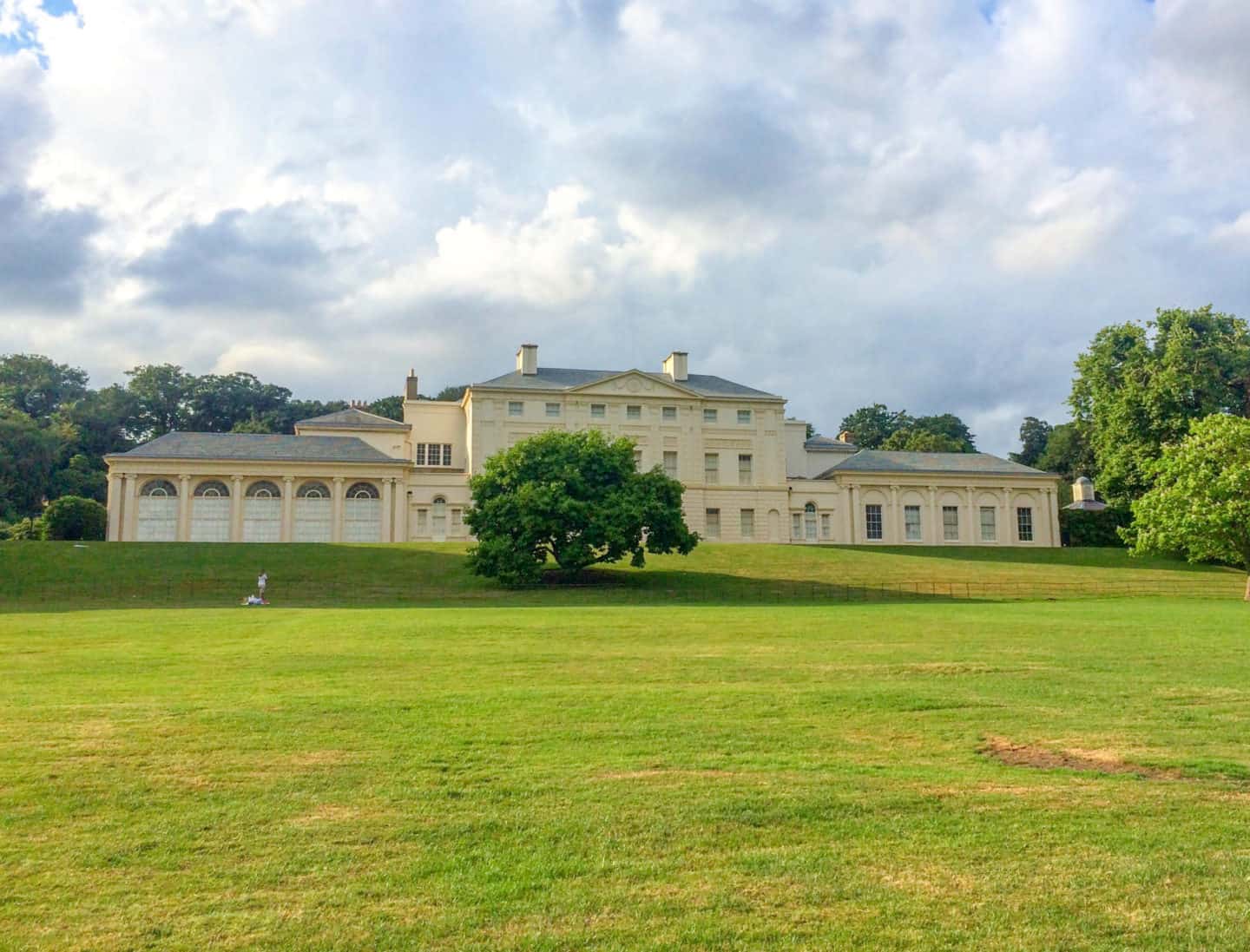 Kenwood House Hampstead - kenwood house estate and meadow infront | what to do on Hampstead Heath