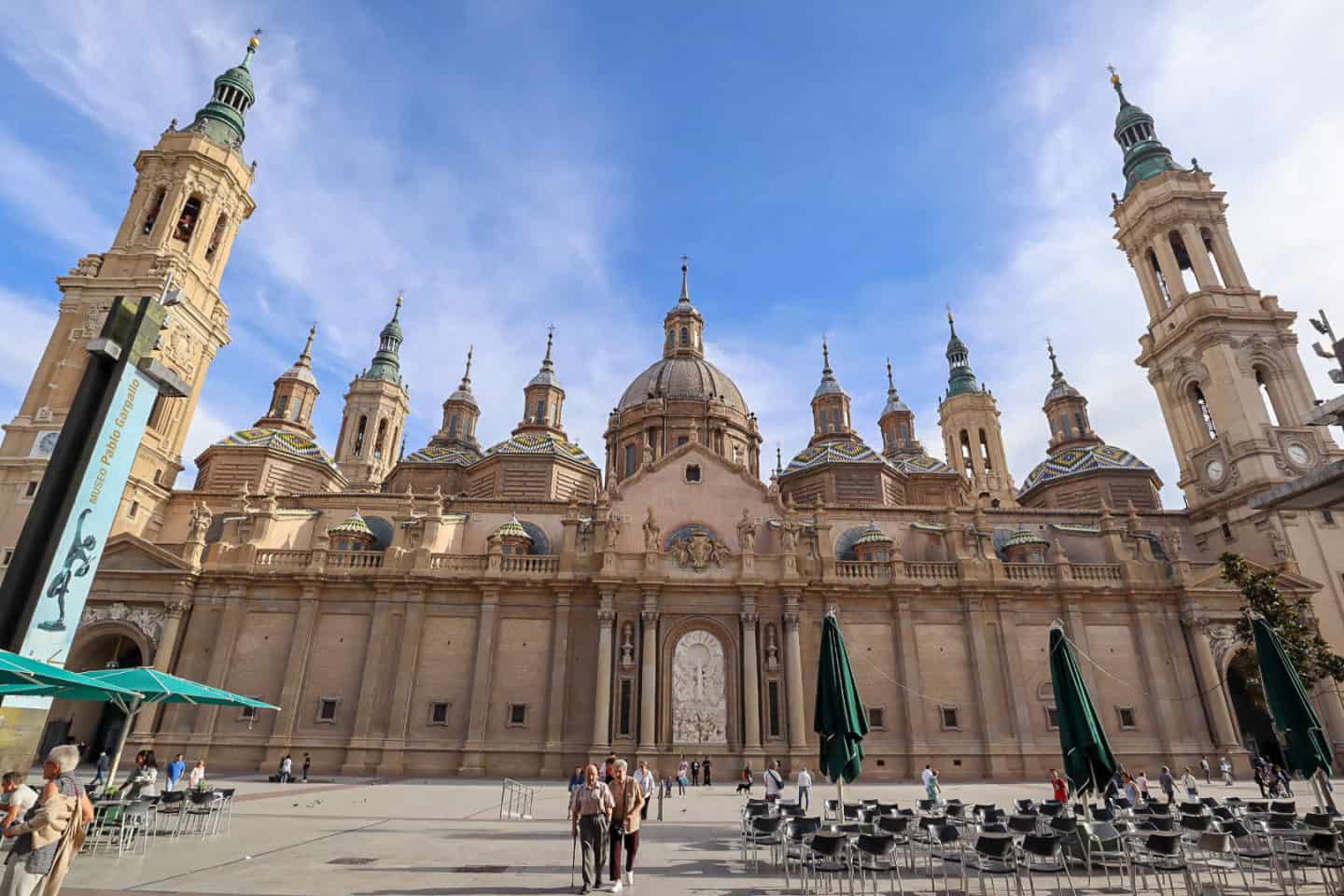 Zaragoza Basilica del pilar - guide to Zaragoza spain basilica del pilar
