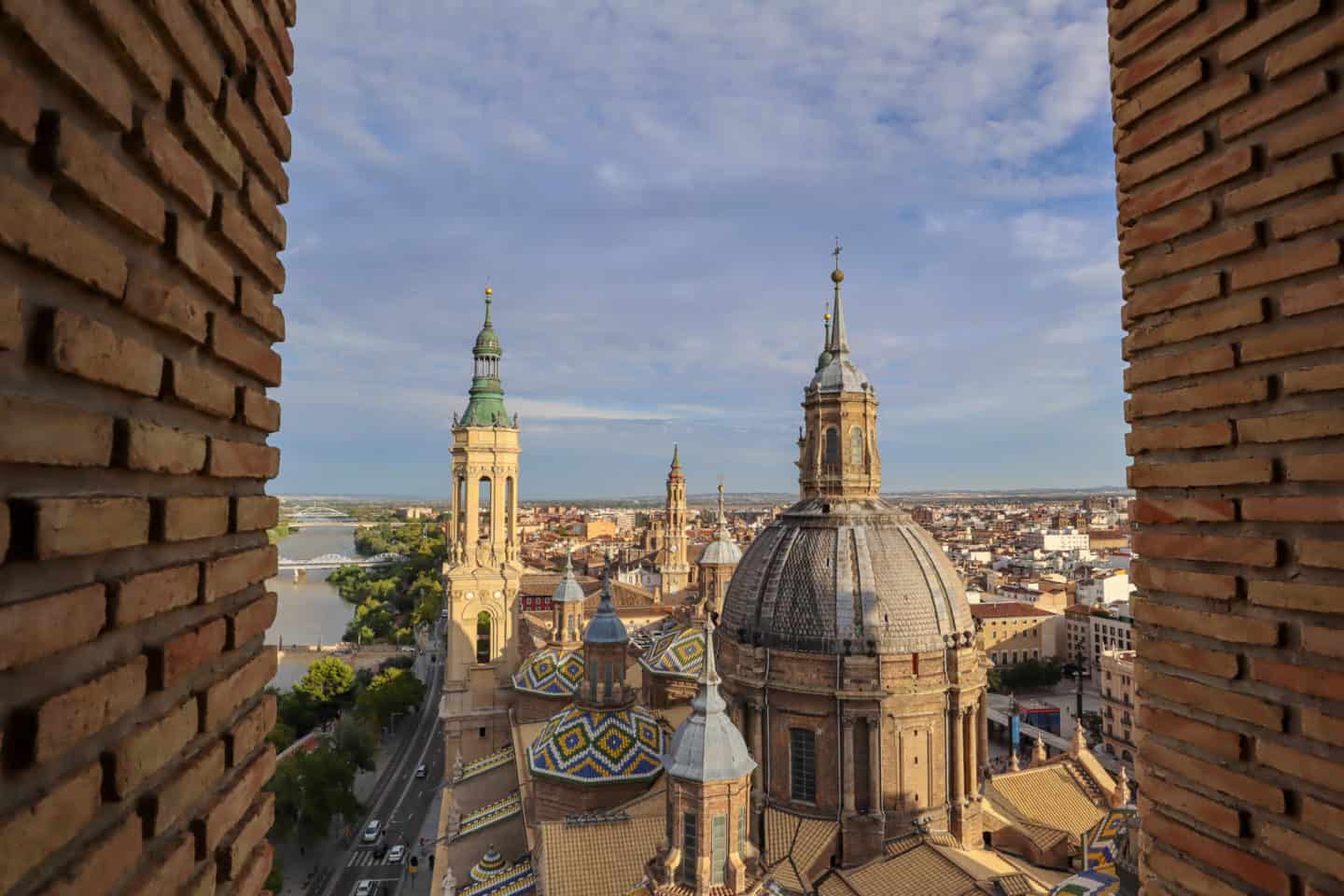 Zaragoza Basilica del pilar - guide to Zaragoza spain basilica del pilar