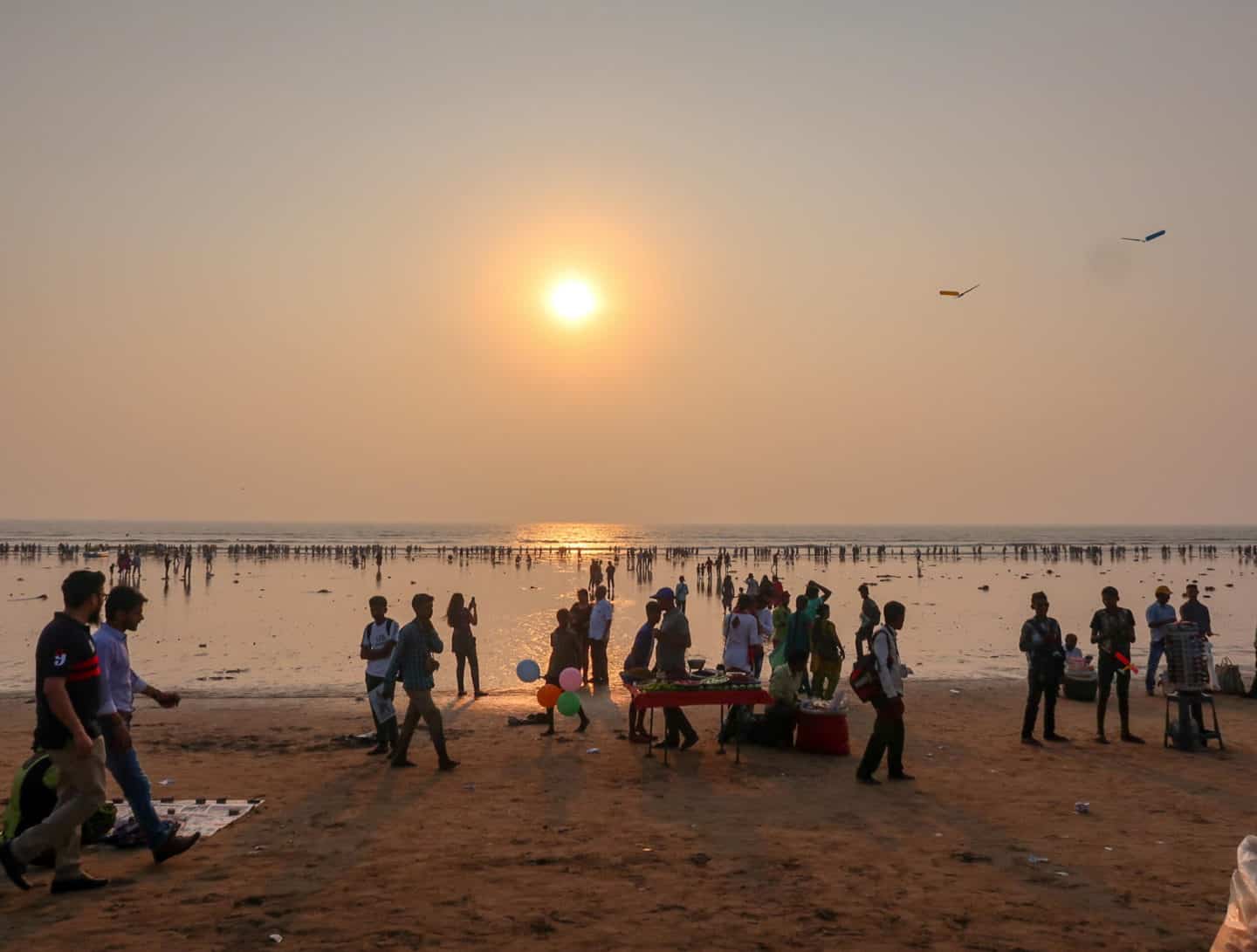 Juhu Beach Mumbai - things to do in mumbai juhu beach