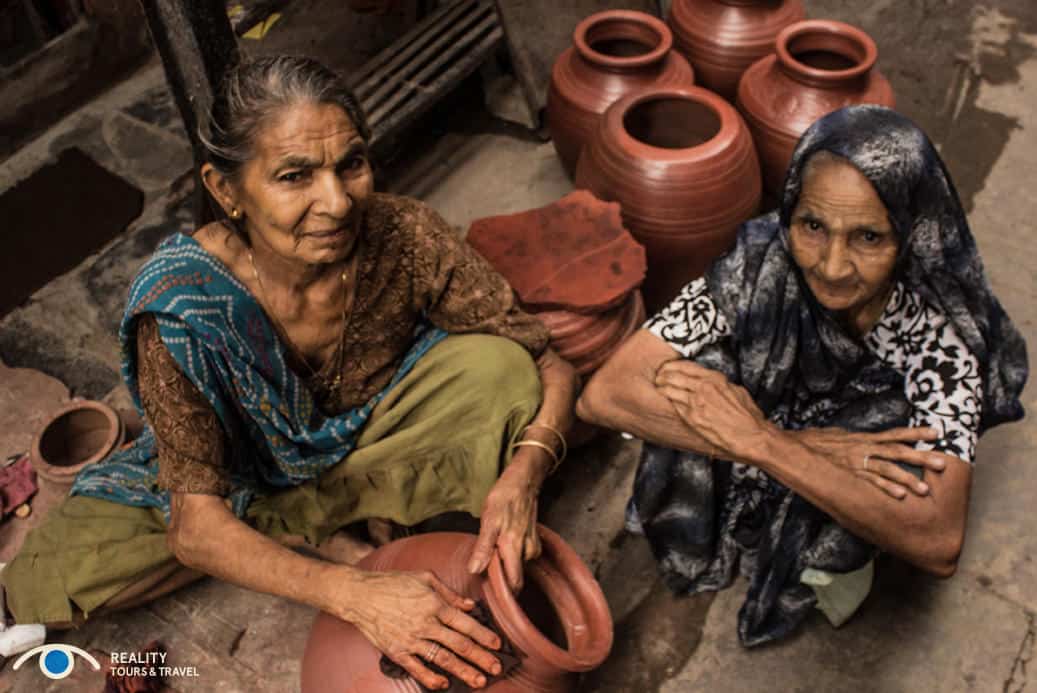 Dharavi Slum Tour Mumbai - Dharavi Slum Tour Mumbai with Reality Tours