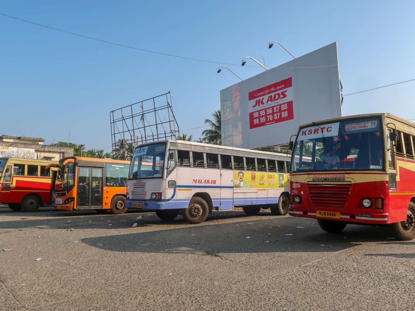 Local bus Kochi - bus from kochi to munnar