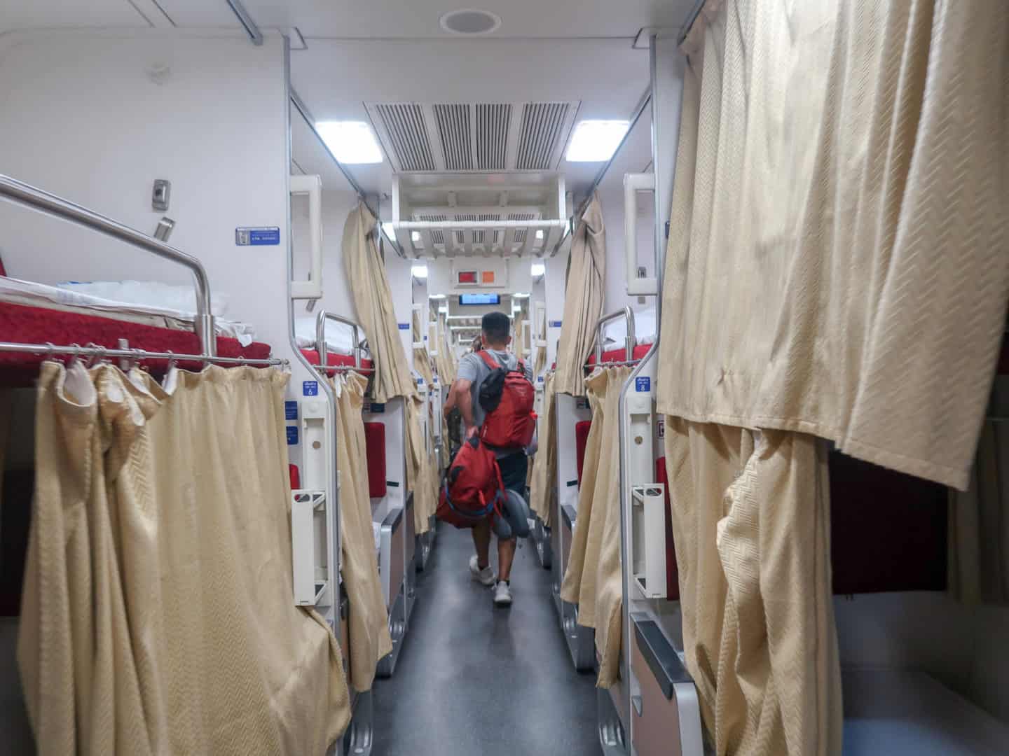 Bangkok to Chiang Mai sleeper train - 2 weeks in Thailand, bangkok to chiang mai overnight train