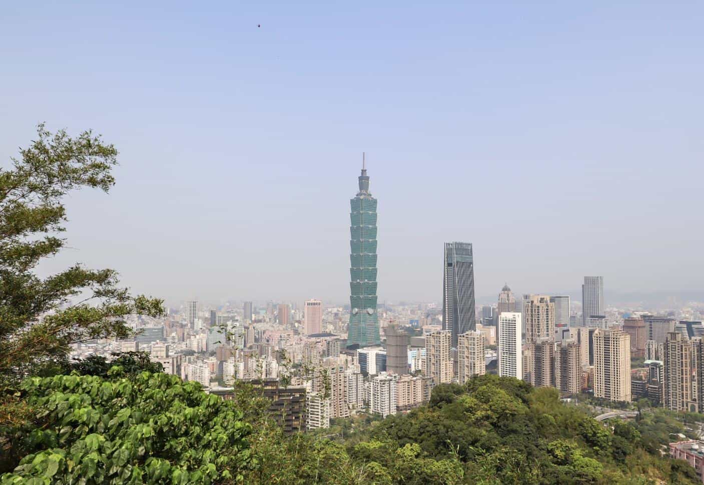 Taipei 101 from elephant mountain - best places to visit in Taiwan, taipei city and taipei 101 in distance