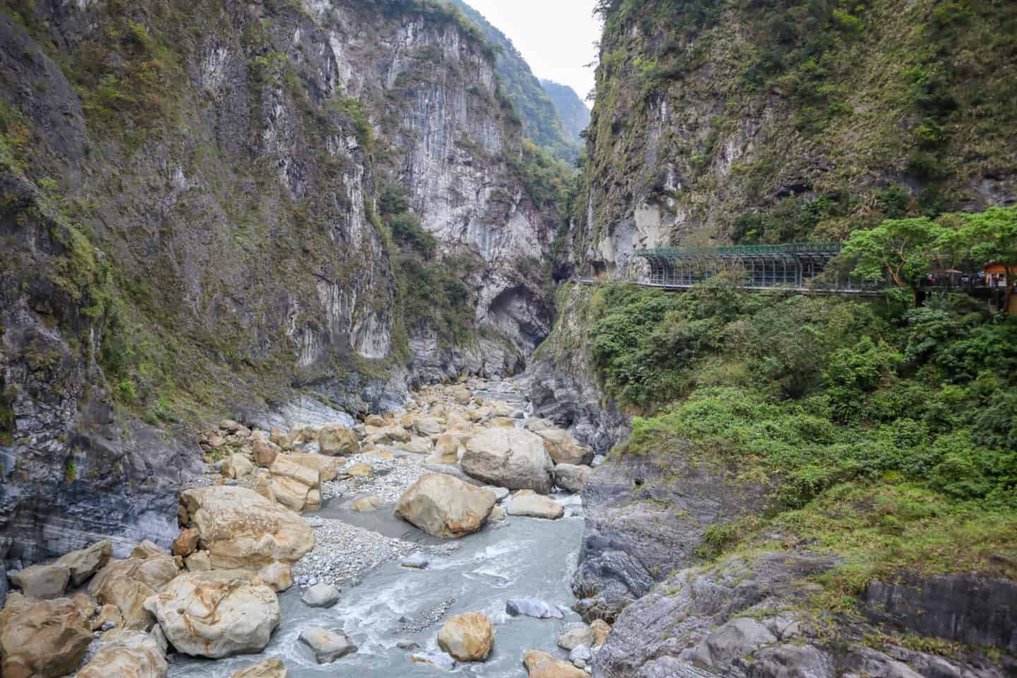 Taroko National Park Taiwan Swallows Grotto - Taiwan 2 Week itinerary, Taroko National Park day trip