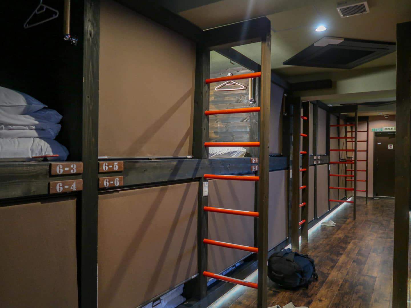 22 bed dorm room in japan - 22 bed dorm room in japan