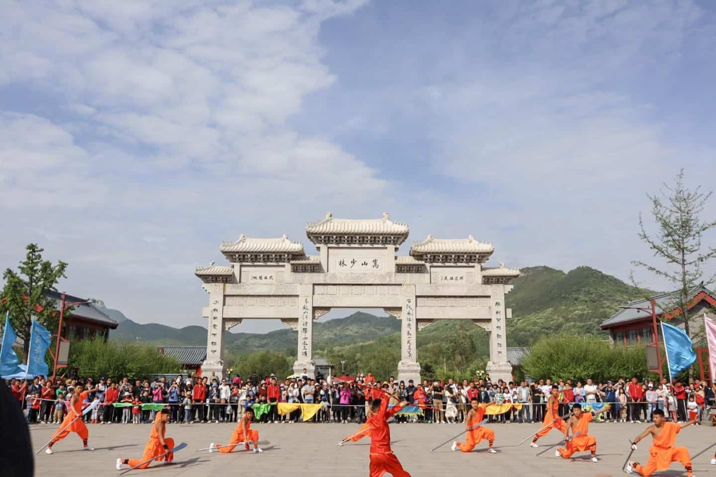 Kung Fu in Shaolin - backpacking China, the dragon trip tour Kung Fu in Shaolin