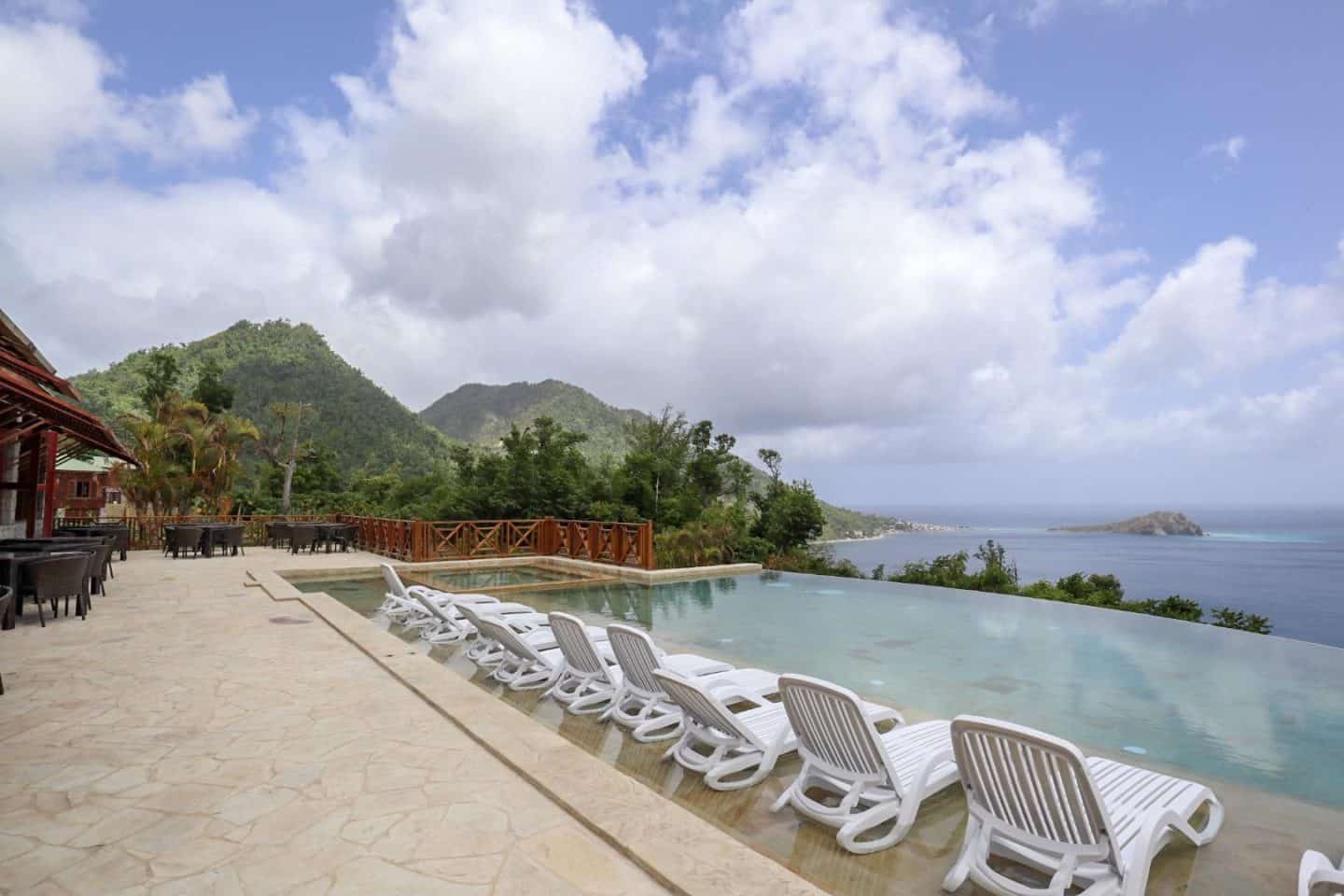 Jungle Bay Dominica infinity Pool - Dominica travel guide, Jungle Bay Dominica infinity Pool and ocean