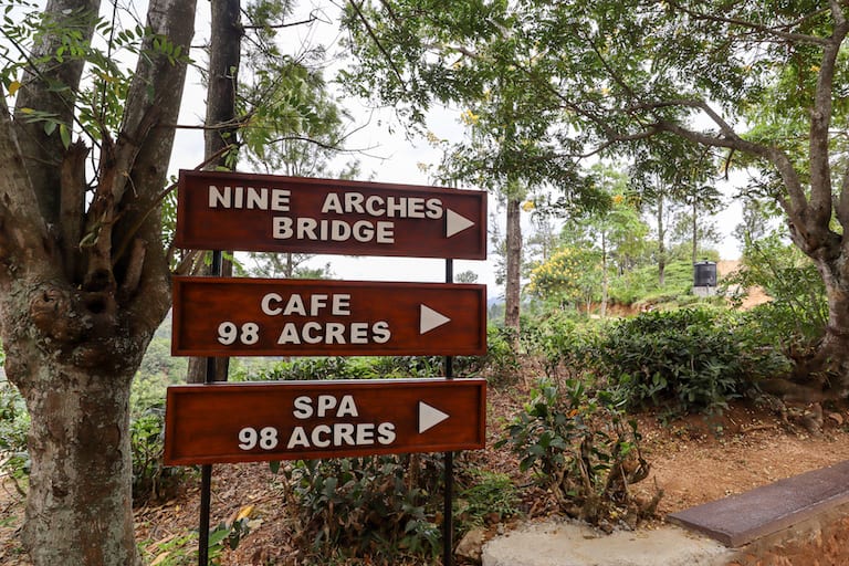 Nine Arch Bridge Sign - Nine Arch Bridge and 98 Hotel Sign | visiting little adams peak and nine arch bridge in Ella