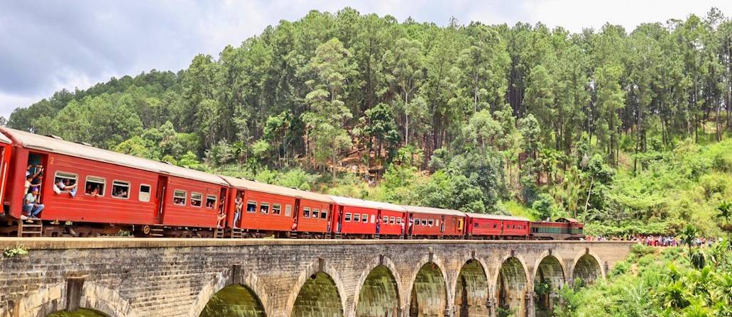 Little Adams Peak and Nine Arch Bridge