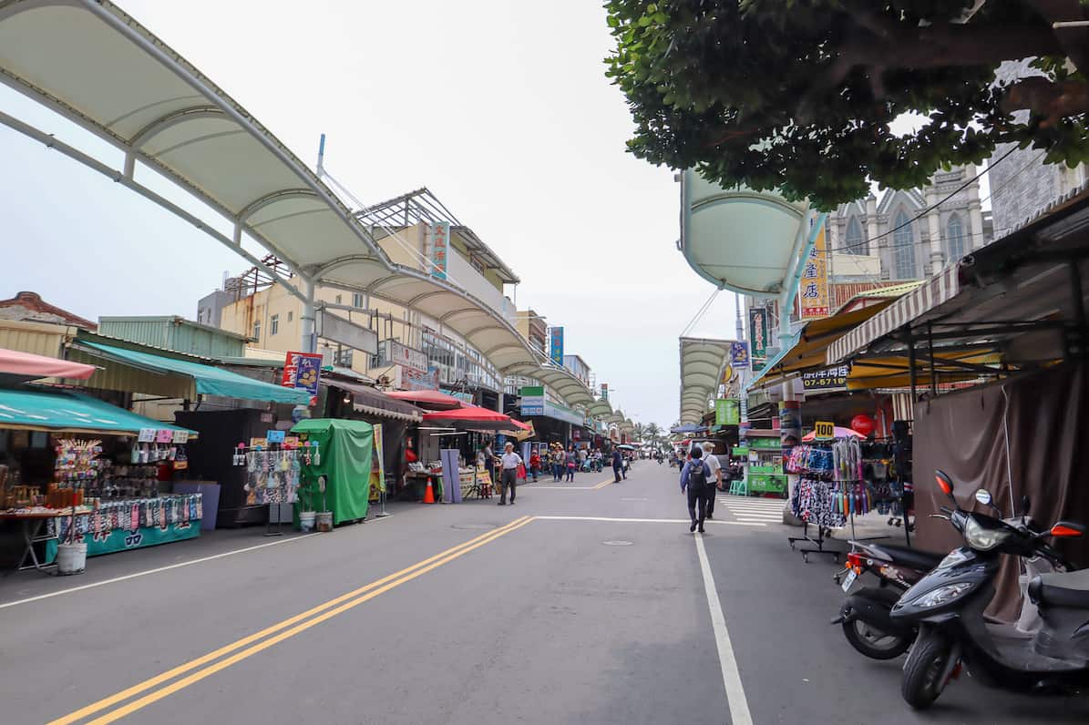 Cijin Island - Kaohsiung to Cijin Island, Cijin Island street with shops and bike hire