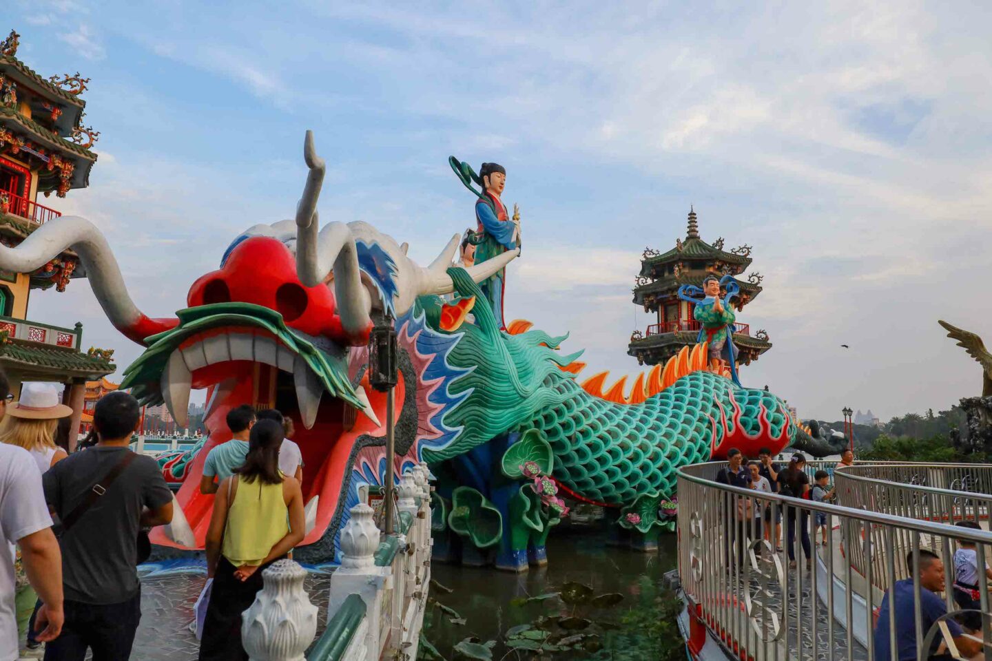 Spring and Autumn Pavilions Lotus Pond Kaohsiung - Spring and Autumn Pavilions Lotus Pond Kaohsiung how to visit