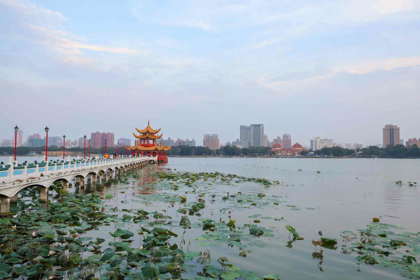 Lotus Lake and Lotus Pond Kaohsiung - Lotus Lake and Lotus Pond Kaohsiung how to visit