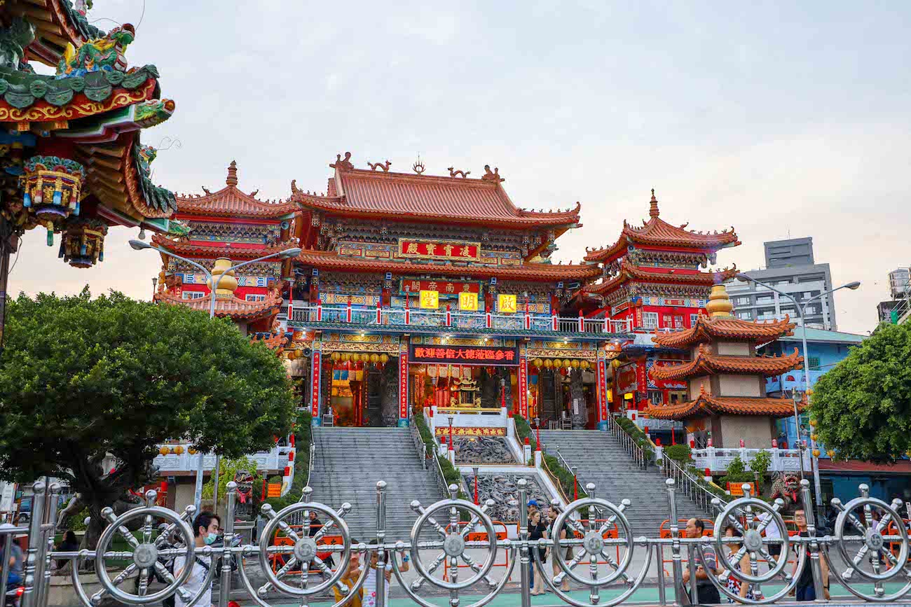Chi Ming Temple Lotus Pond Kaohsiung - Chi Ming Temple Lotus Pond Kaohsiung how to visit