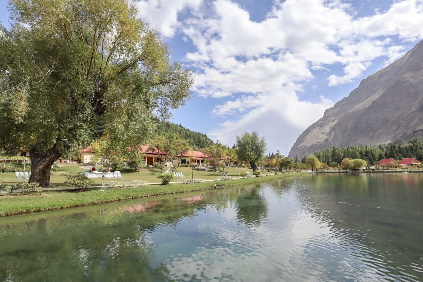Shangrila Lake Skardu - Pakistan itinerary, Lower Kachura Lake Shangrila Hotel