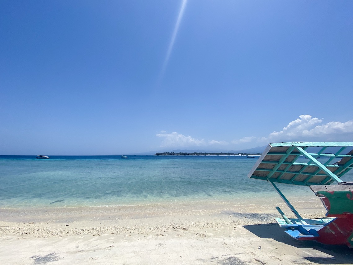 Turtle Point Beach Gili T - Snorkeling Gili Trawangan, ship wreck on Turtle Point Beach Gili T