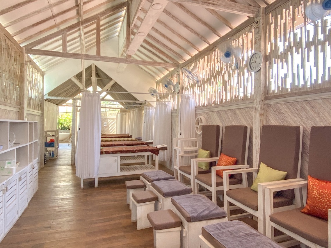 Flower Bath Gili T Spa - Massage room at Flower Bath Spa | things to do in Gili T