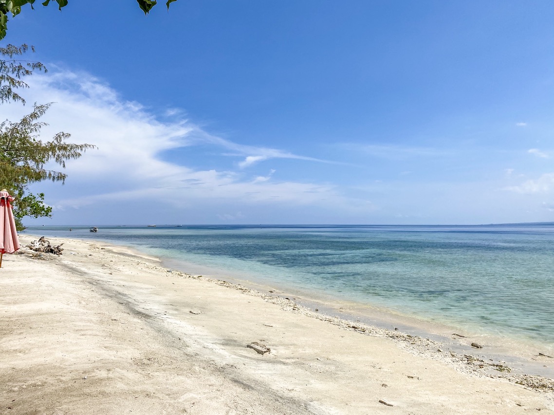 Gili Air Beach - things to do in Gili Trawangan, white sand and blue sea in Gili Air