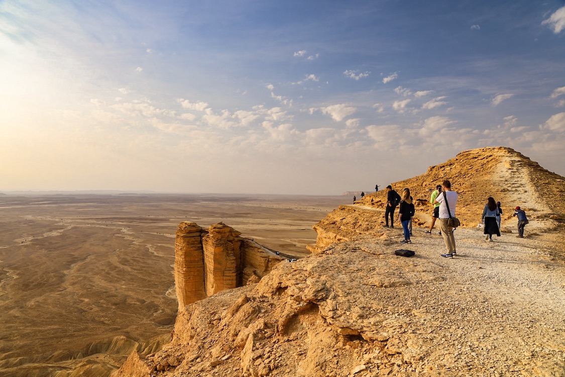 what to wear in Saudi Arabia, tourists at the edge of the world - what to wear in Saudi Arabia, tourists at the edge of the world