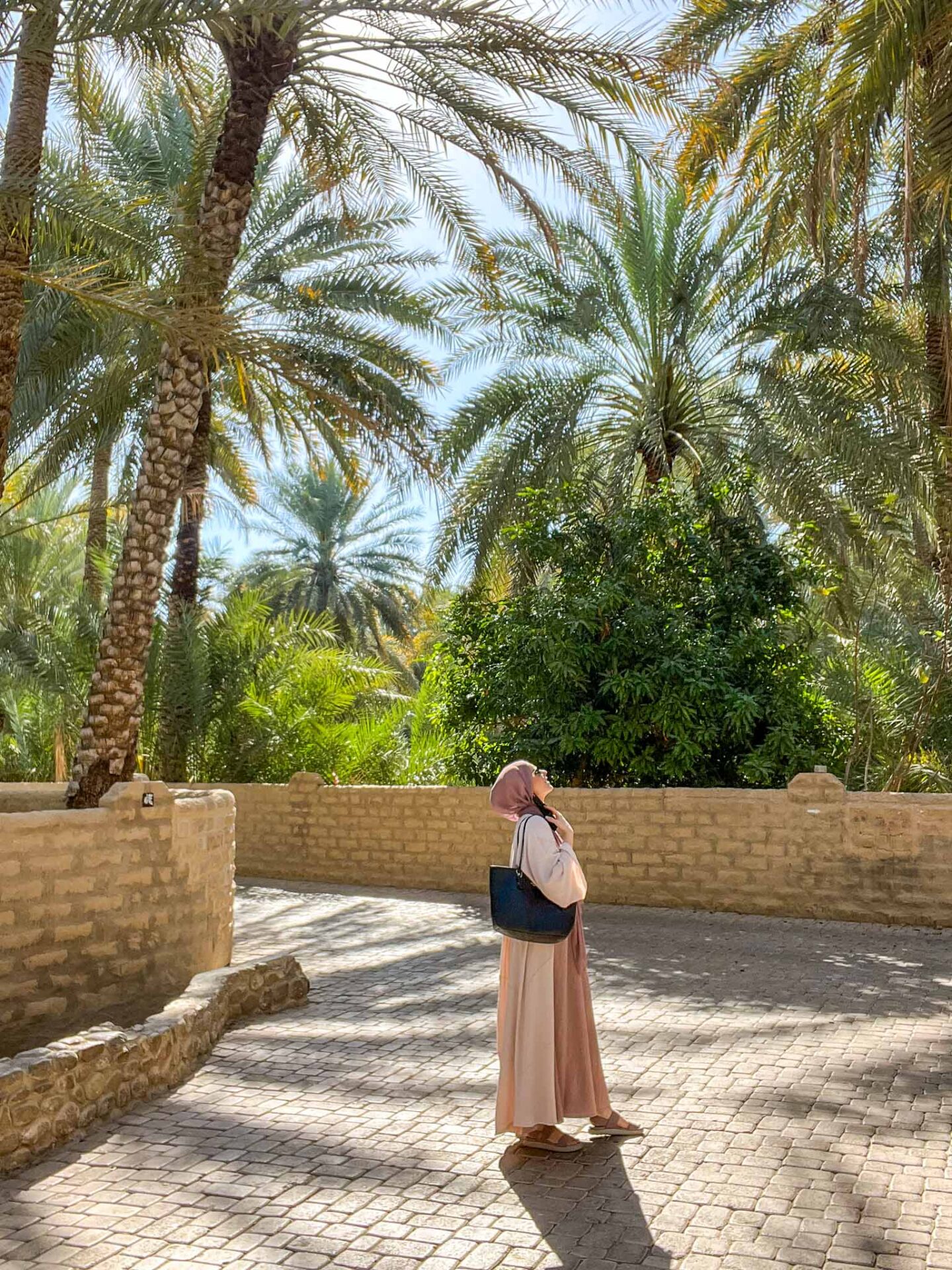what to wear in Saudi Arabia, pink abaya - what to wear in Saudi Arabia, pink abaya