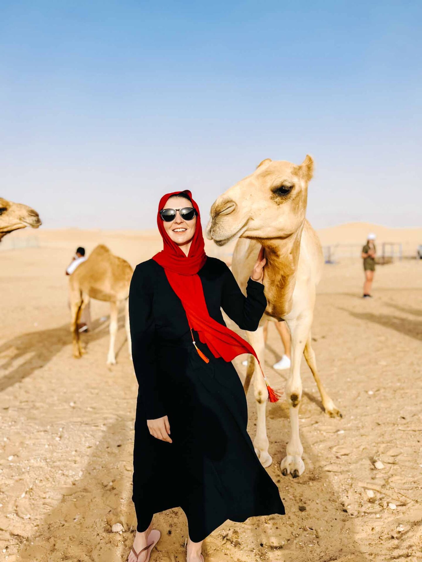 What to wear in Abu Dhabi, desert safari with camel - What to wear in Abu Dhabi, desert safari with camel