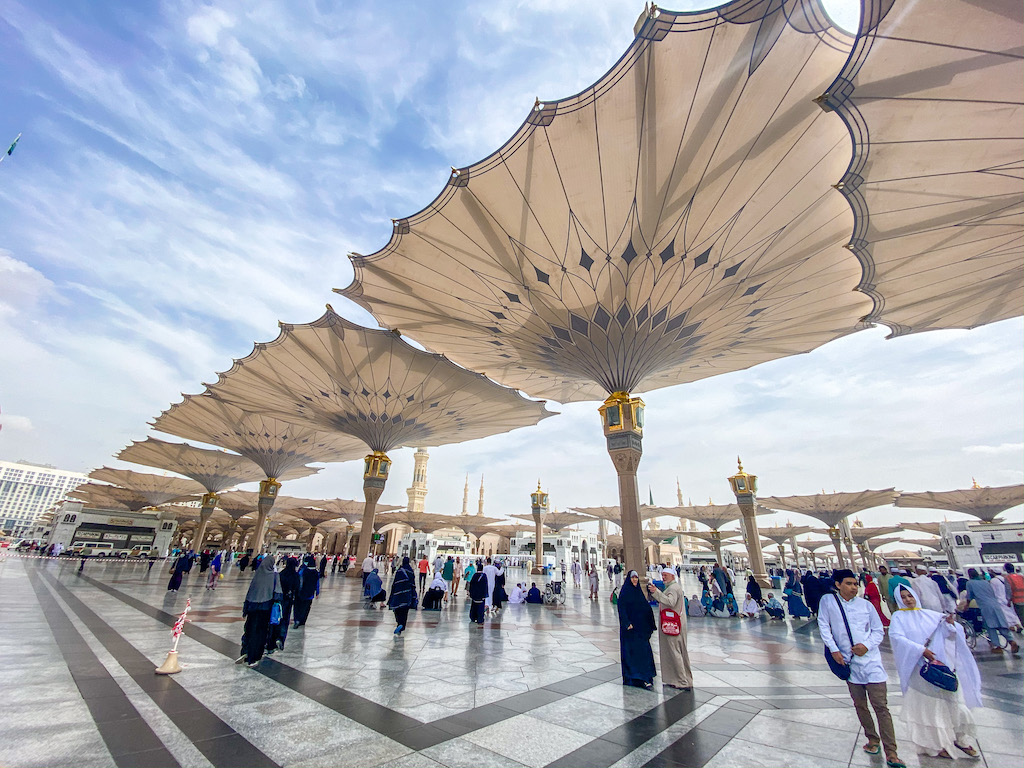 Al-Masjid a Nabawi | Can non-muslims visit Medina? - Jeddah to Madinah, Al-Masjid a Nabawi