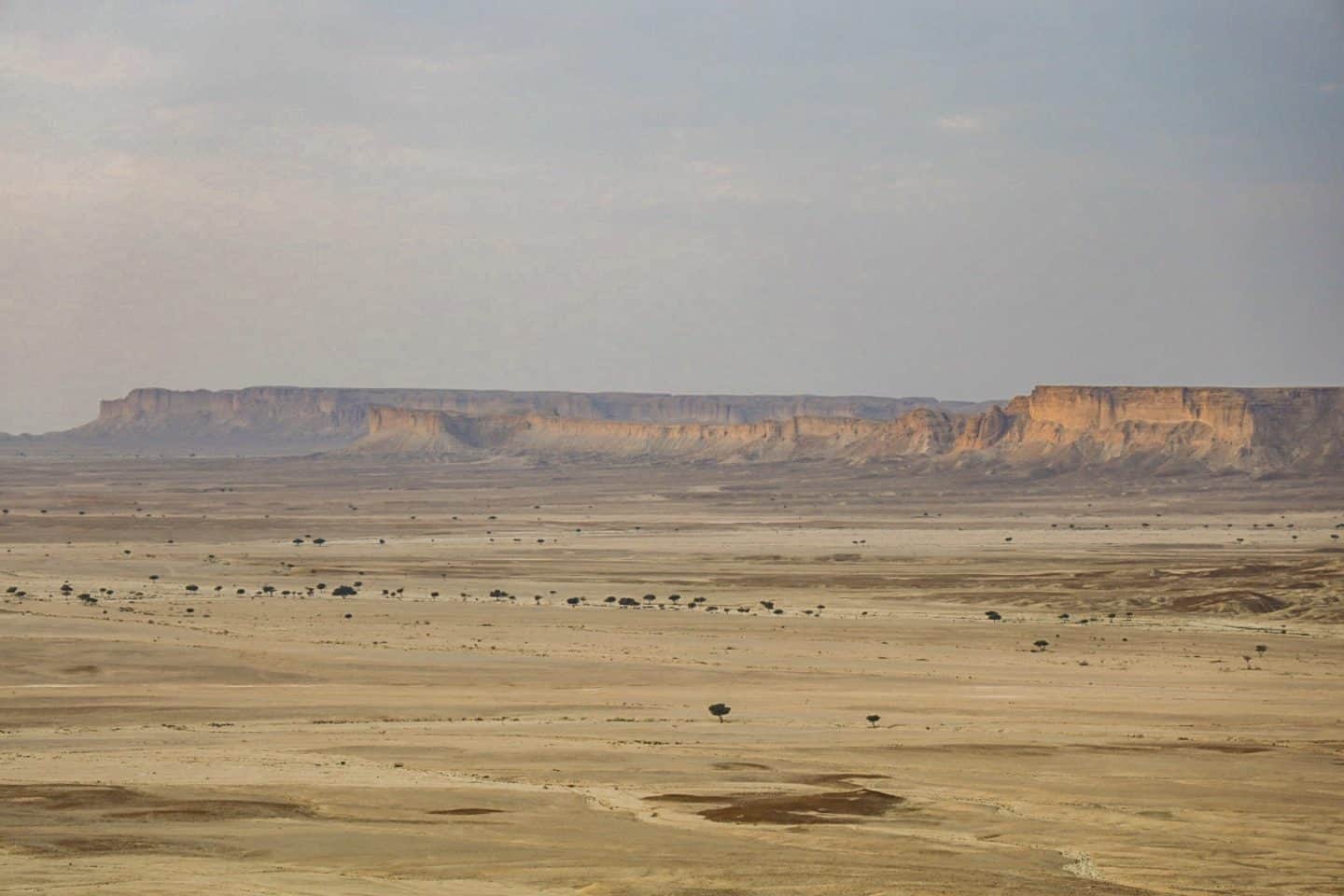 Edge of the World Tour from Riyadh - Edge of the World Riyadh Tour, Views of Edge of the World with Riyadh Hiking