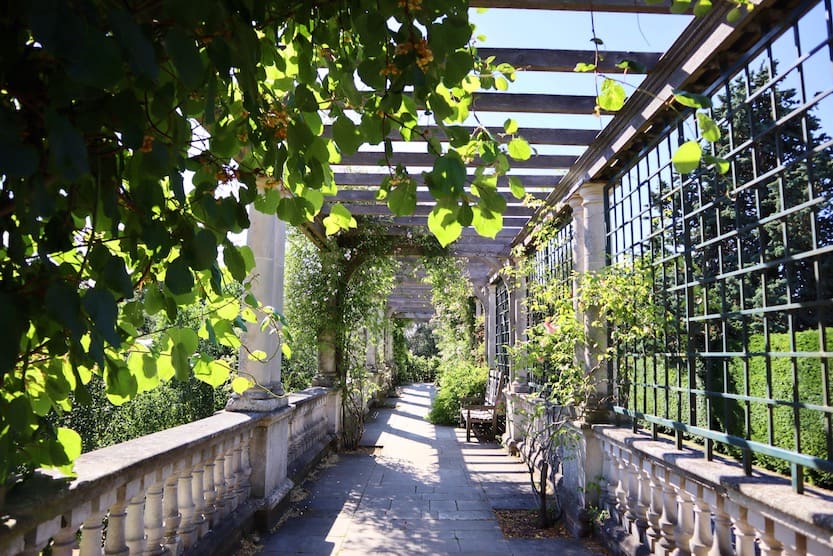 Hampstead Heath Pergola Hill Garden - Gardens in Hampstead Heath Pergola Hill Garden