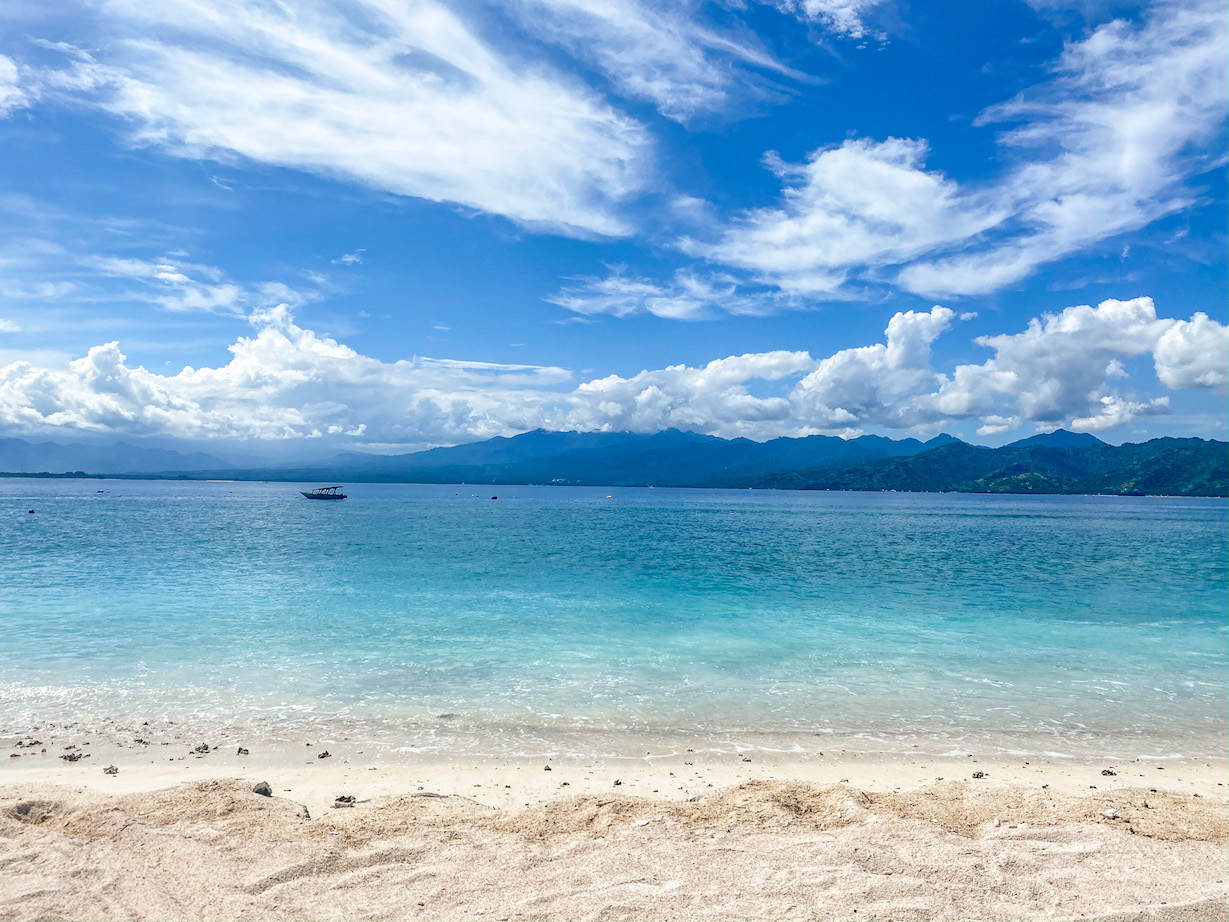Gili Trawangan Beach - Gili Trawangan Beach and blue water | Gili Islands Travel Guide