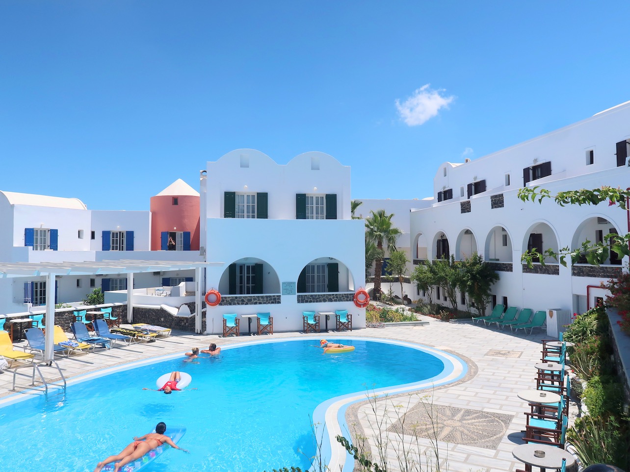 Santorini on a budget, New Haroula Hotel - Santorini on a budget, New Haroula Hotel