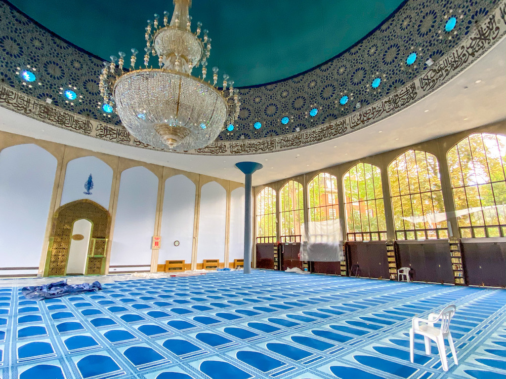 london central mosque - arab areas in London. london central mosque