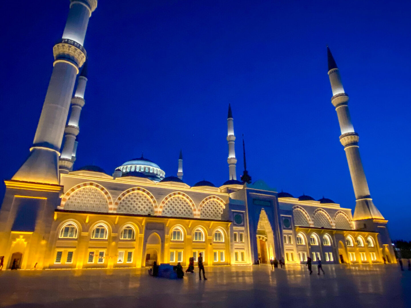 Camlica Mosque at night - Camlica Mosque, Outside at night