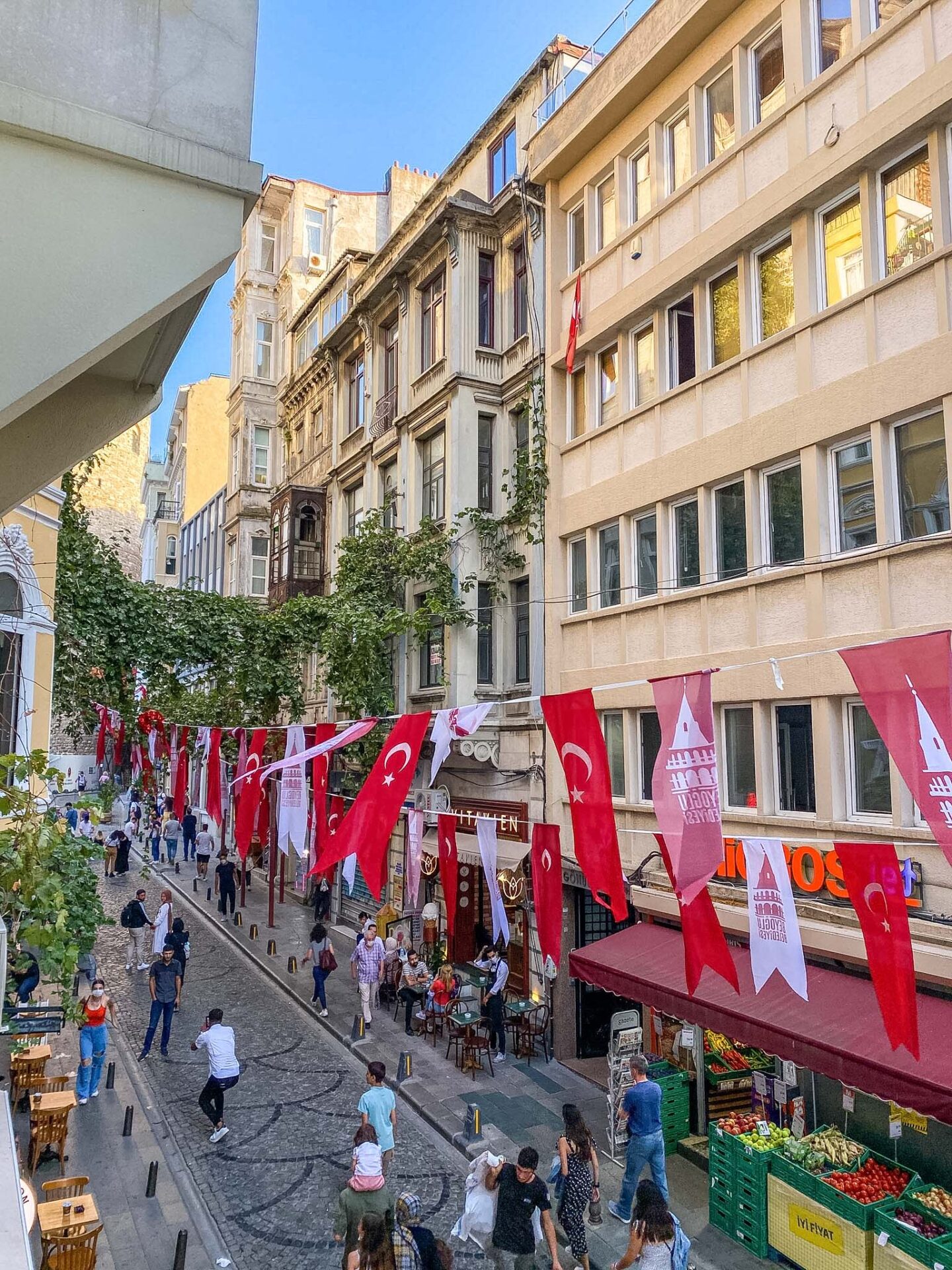 Galata street, Where to stay in Istanbul, best place to stay in Istanbul - Galata street, Where to stay in Istanbul, best place to stay in Istanbul