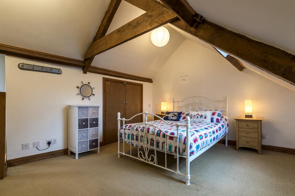 Shell Cottage Tenby Bedroom - Shell Cottage Tenby Bedroom