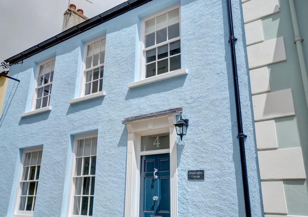 Shipwrights Cottage Tenby Blue Exterior - Shipwrights Cottage Tenby Blue Exterior