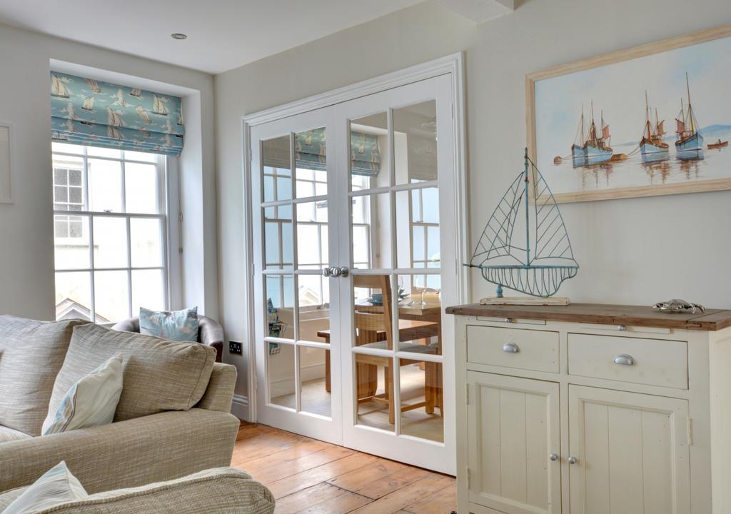 Shipwrights Cottage Tenby Seaside Living Room - Shipwrights Cottage Tenby Seaside Living Room
