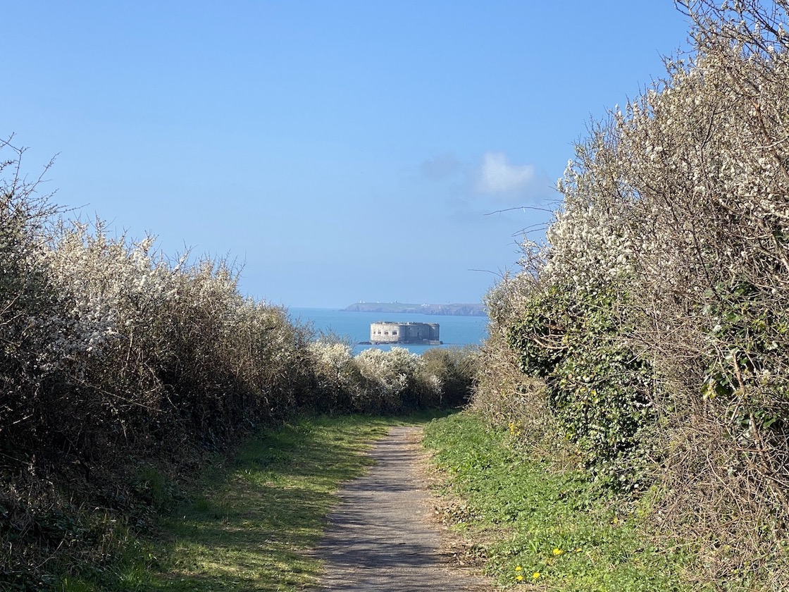 Stack Rock Fort - footpath to Stack Rock Fort