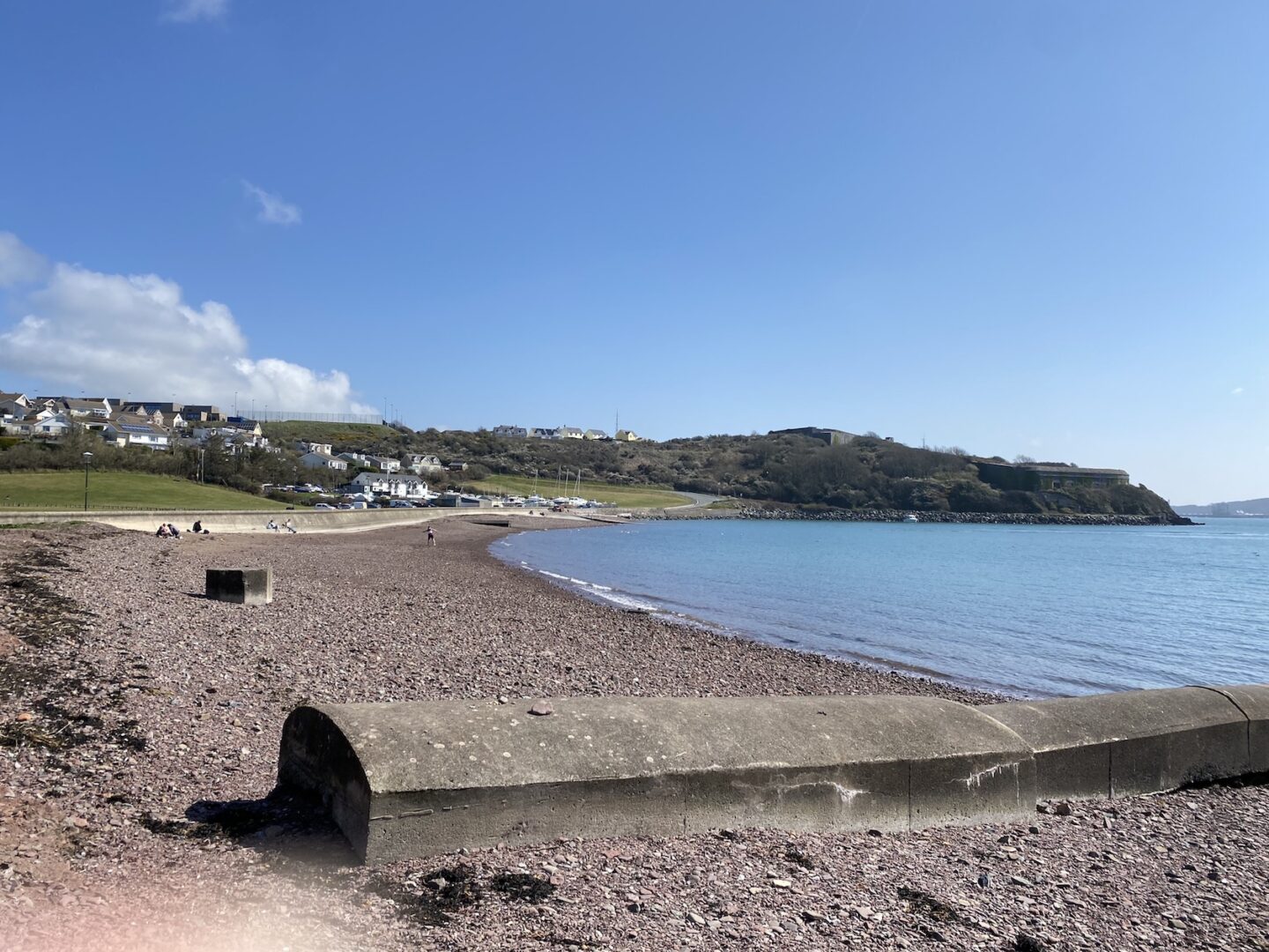 Stack Rock Fort - Gelliswick Beach and Bay ,parking and beach for Stack Rock Fort