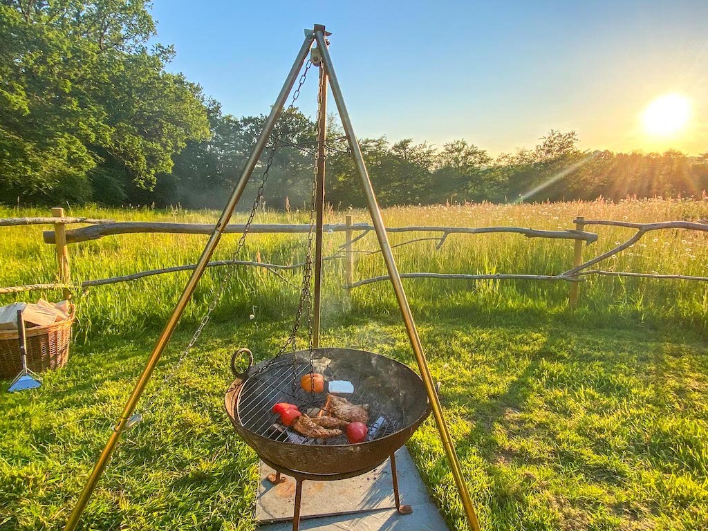 Royal Oak Farm Devon Cabins BBQ - Royal Oak Farm Devon Cabins BBQ