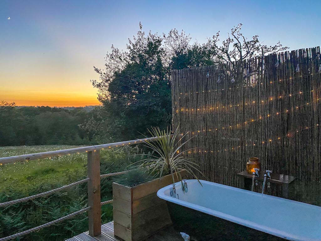 Royal Oak Farm Devon Cabins Outdoor Bath sunset - Royal Oak Farm Devon Cabins Outdoor Bath sunset