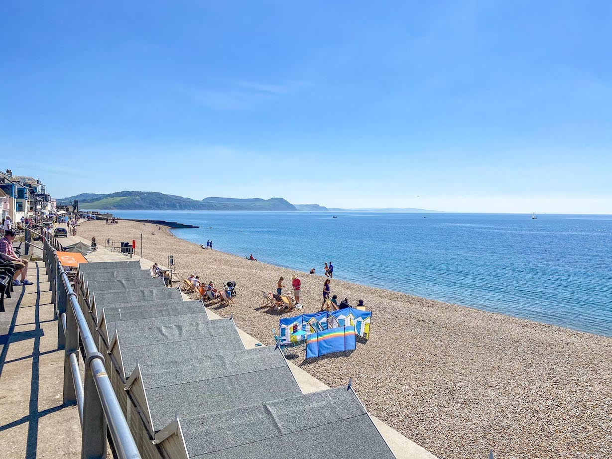 Cornwall Road Trip from London, Lyme Regis Beach - Cornwall Road Trip from London, Lyme Regis