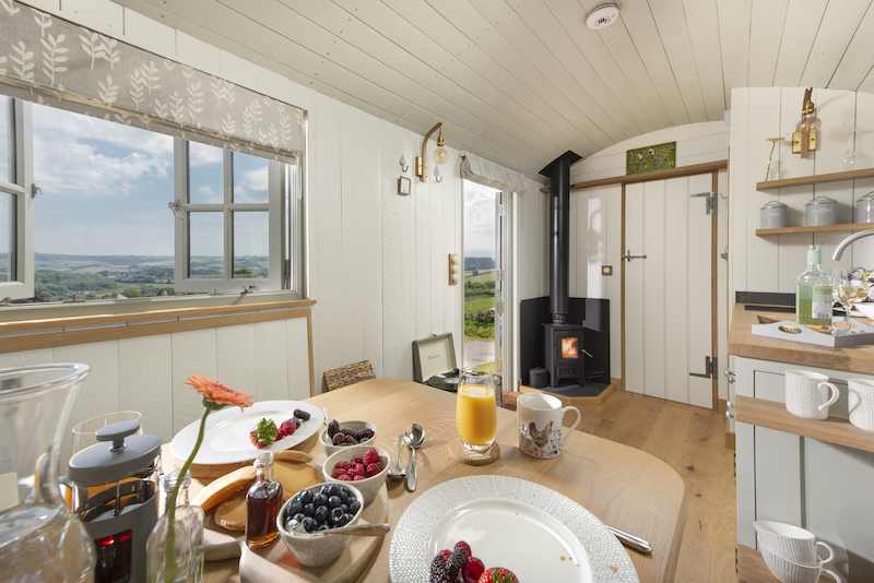 glamping in Devon, shepherds hut South Devon inside - glamping in Devon, shepherds hut South Devon inside