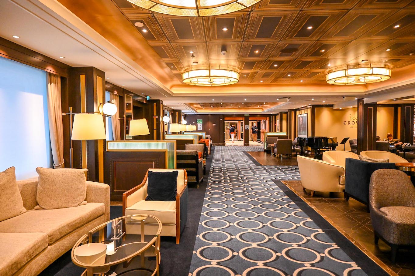 Princess Cruises from Southampton, Sky Princess Crown Grill Lounge - Princess Cruises from Southampton, Sky Princess Crown Grill Lounge