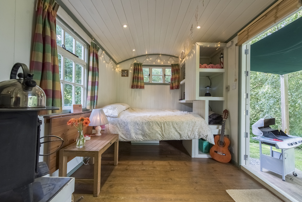 glamping in Devon, glamping hut devon inside - glamping in Devon, glamping hut devon inside