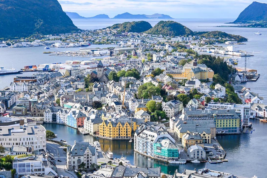 Bergen to Alesund, Alesund Viewpoint - Bergen to Alesund, Alesund Viewpoint