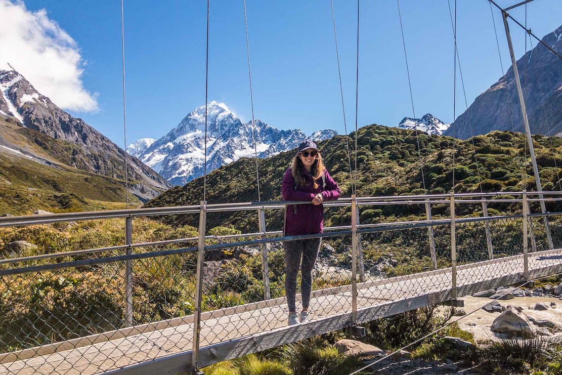 Hooker Valley Walk, unt cook swing bridge river sunny