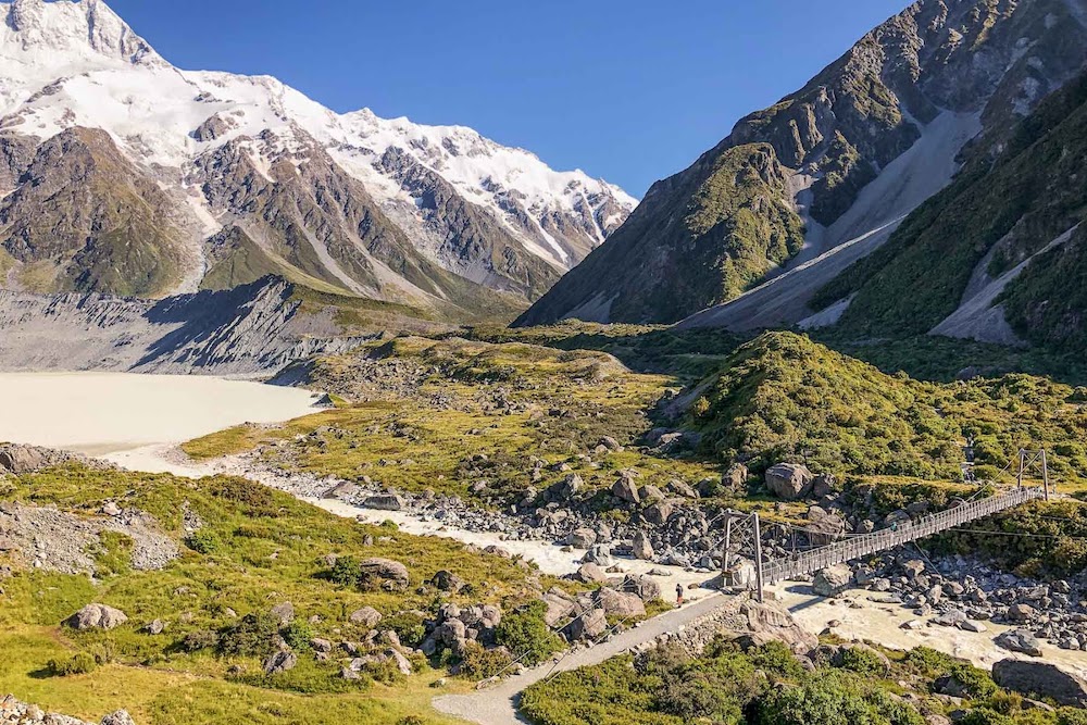 Hooker Valley Walk, new zealand aoraki mt cook lake mueller swing bridge